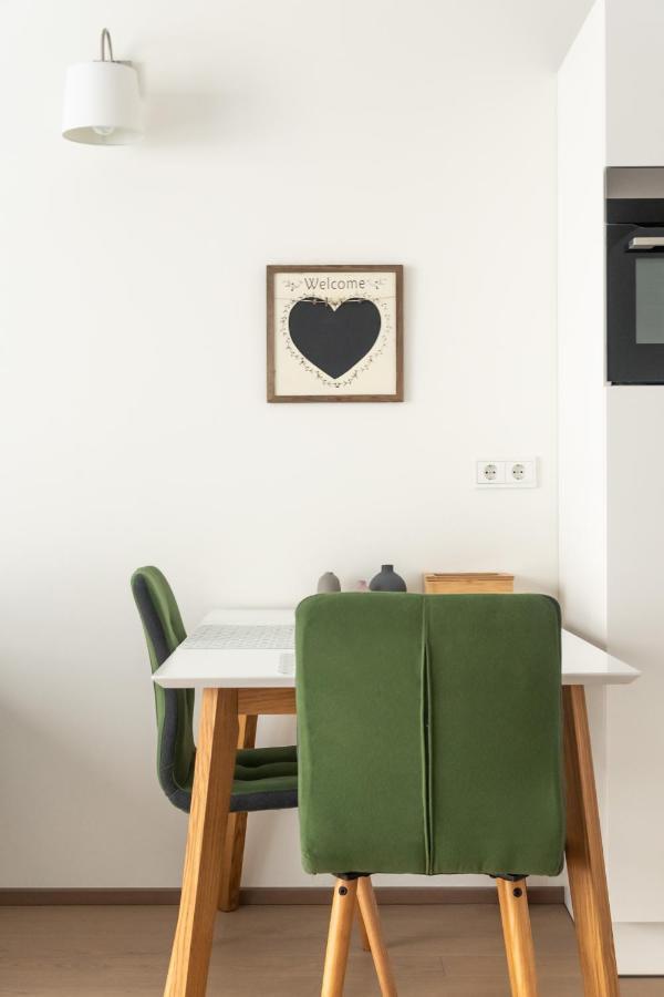 Quiet And Cozy Apartment Next To Mariahilfer Strasse And Naschmarkt With Ac, Minimum 30 Nights เวียนนา ภายนอก รูปภาพ