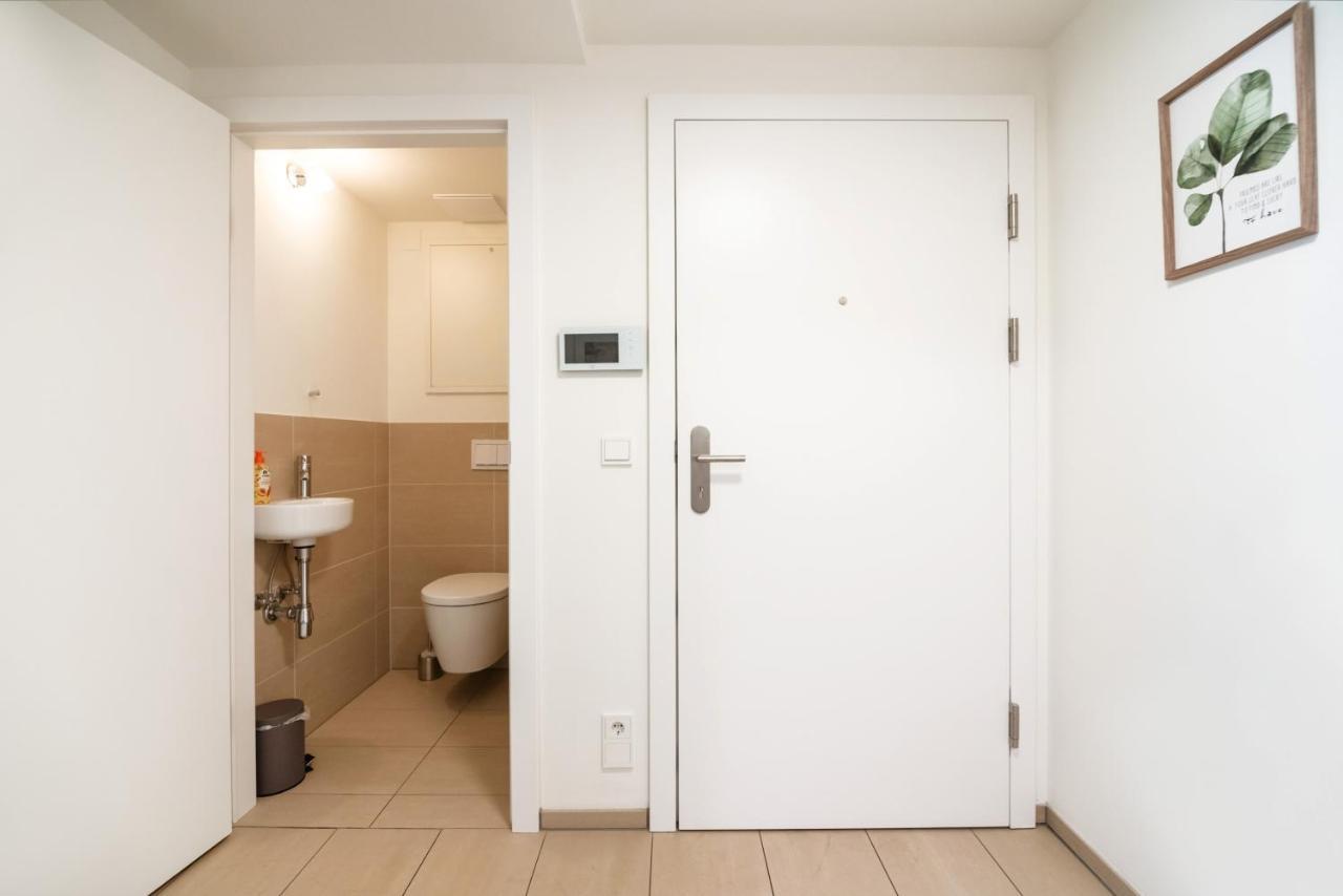 Quiet And Cozy Apartment Next To Mariahilfer Strasse And Naschmarkt With Ac, Minimum 30 Nights เวียนนา ภายนอก รูปภาพ