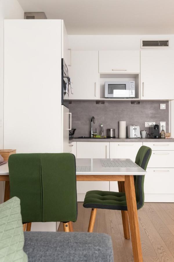 Quiet And Cozy Apartment Next To Mariahilfer Strasse And Naschmarkt With Ac, Minimum 30 Nights เวียนนา ภายนอก รูปภาพ