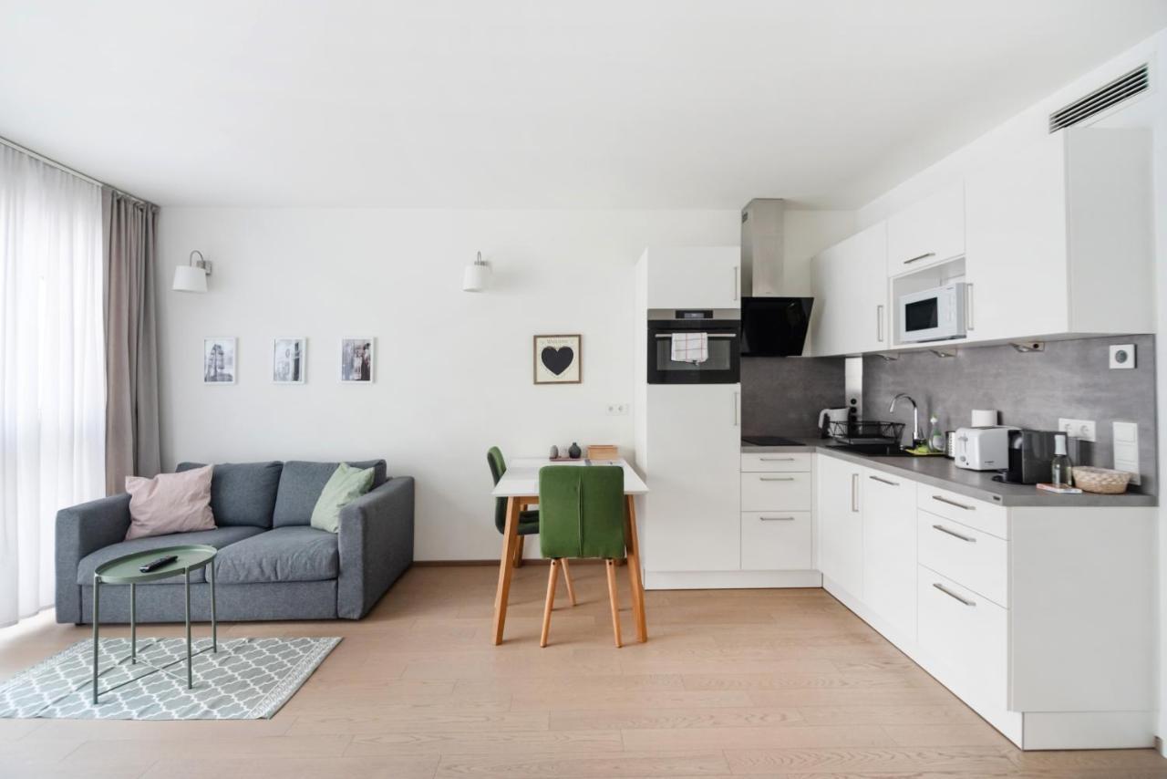 Quiet And Cozy Apartment Next To Mariahilfer Strasse And Naschmarkt With Ac, Minimum 30 Nights เวียนนา ภายนอก รูปภาพ