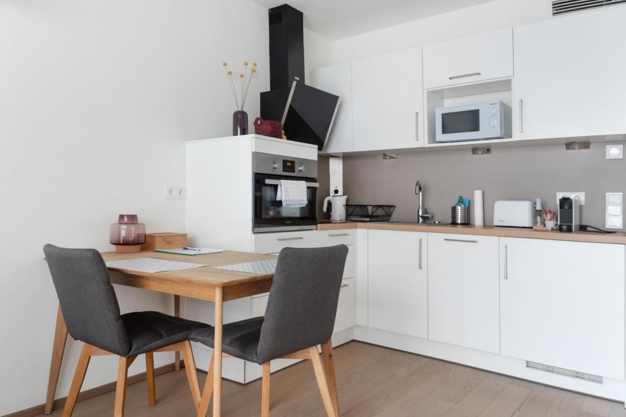Quiet And Cozy Apartment Next To Mariahilfer Strasse And Naschmarkt With Ac, Minimum 30 Nights เวียนนา ภายนอก รูปภาพ